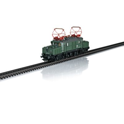 37872
