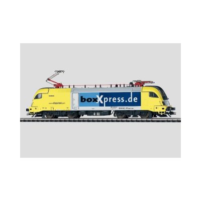 39832